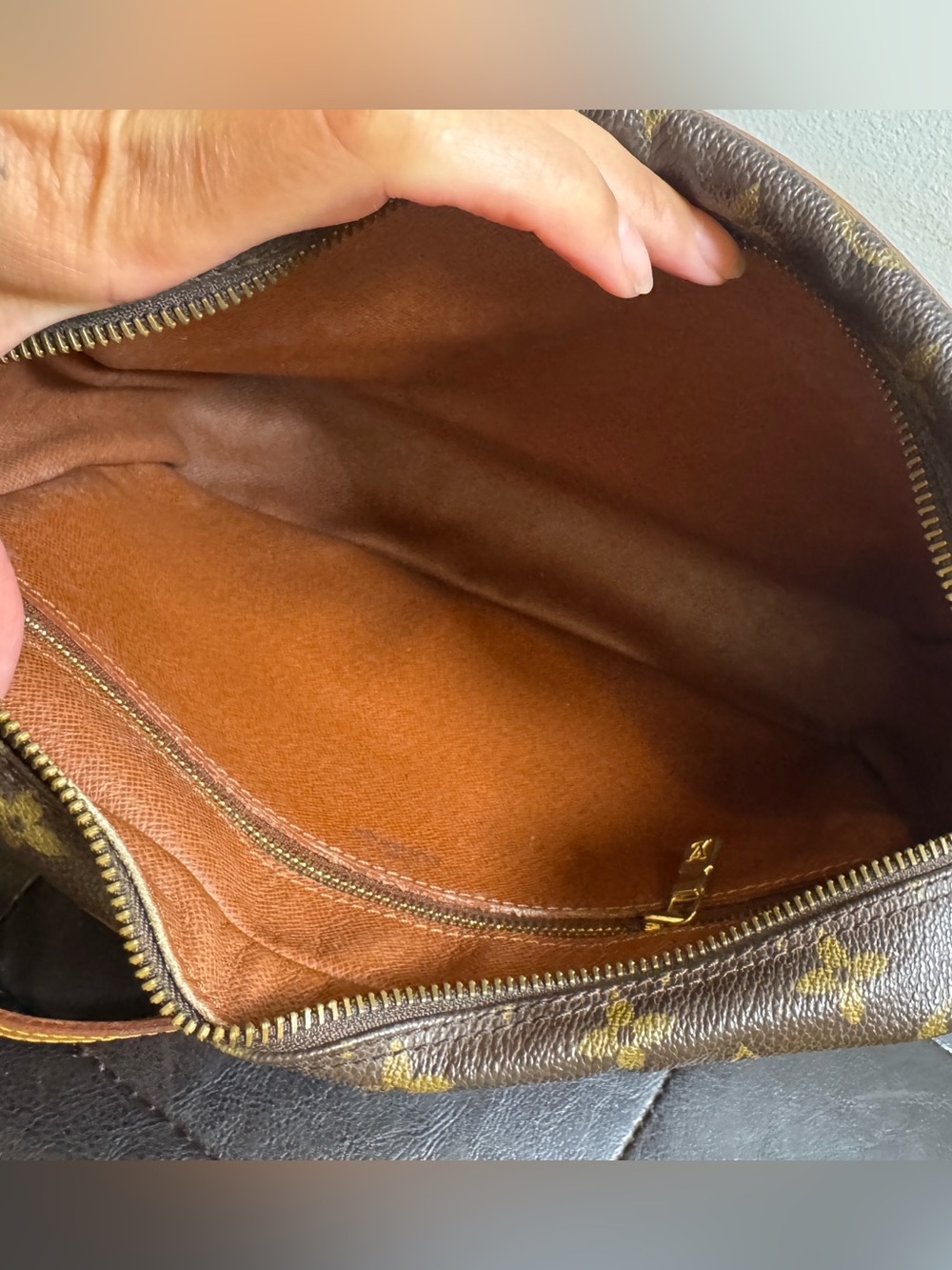 LOUIS VUITTON Trocadero Monogram Messenger Bag with proof of authenticity - Picture 5 of 16